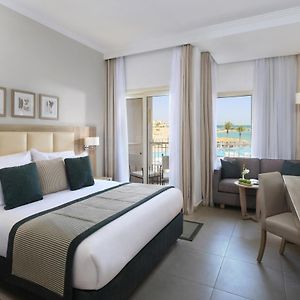Superior Queen or Twin Bed Sea View